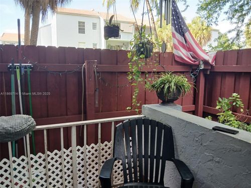 apt-m109-1735 W 60th St, Hialeah, FL, 33012-6830 | Card Image