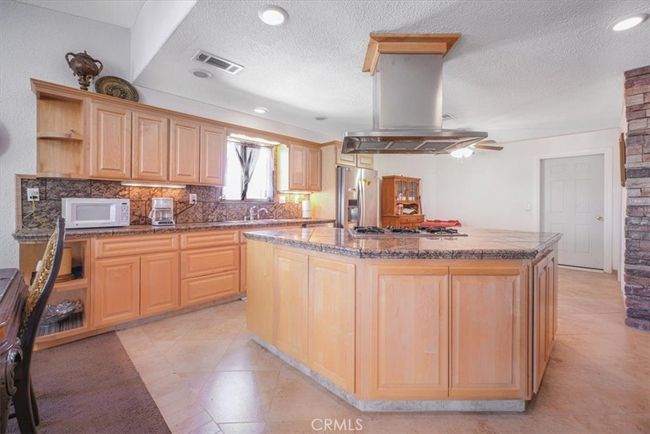 61975 Old Chisholm Trl, House other with 3 bedrooms, 3 bathrooms and 2 parking in Joshua Tree CA | Image 45