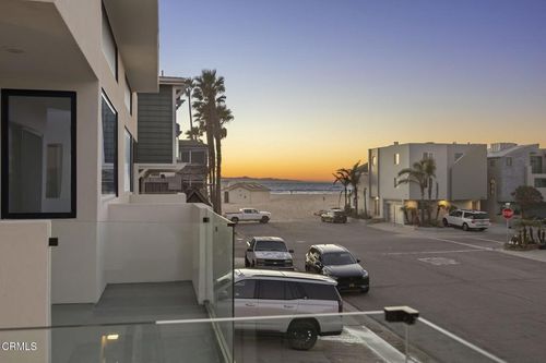 116 La Brea St, Oxnard, CA, 93035 | Card Image