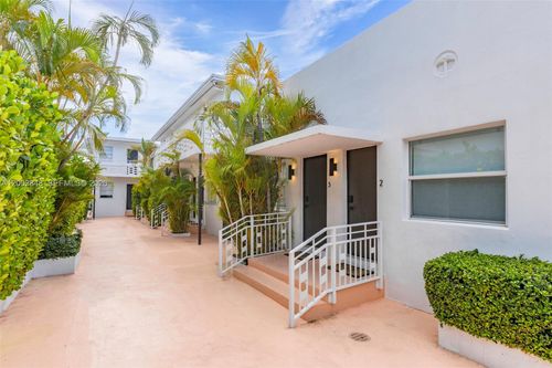 7320 Byron Ave, Miami Beach, FL, 33141-2613 | Card Image