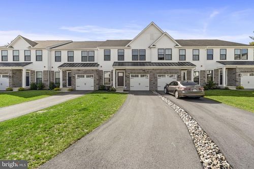 7984 Milltown Cir, CHELTENHAM, PA, 19012-1234 | Card Image