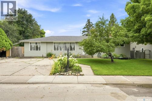 465 Birch Cres, Saskatoon, SK, S7N2K2 | Card Image