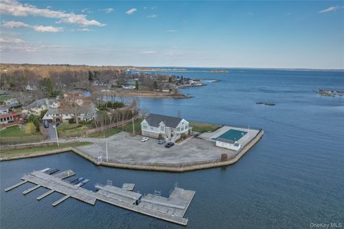 1001 Shore Acres Dr, Mamaroneck, NY, 10543-4220 | Card Image