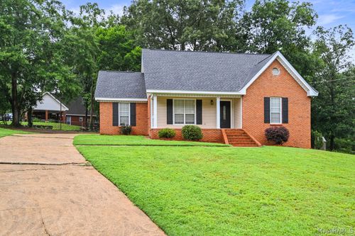 61 Red Oak Dr, Deatsville, AL, 36022-3196 | Card Image