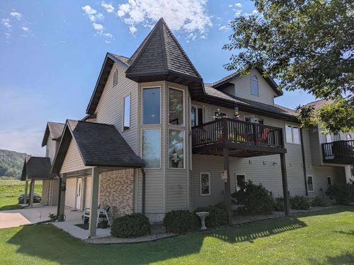 709 Serenity Ct, Decorah, IA, 52101-1564 | Card Image