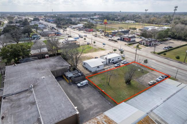 2107 N Main St, Home with 0 bedrooms, 0 bathrooms and null parking in Pearland TX | Image 5