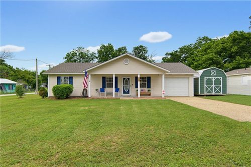 109 3rd Ave Sw, Gravette, AR, 72736-9565 | Card Image