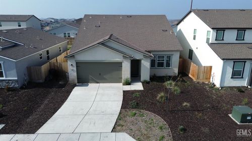 9007 Miranda Garden St, Bakersfield, CA, 93311-8302 | Card Image