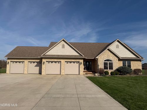 113 Evergreen Ln, Upper Sandusky, OH, 43351-9704 | Card Image