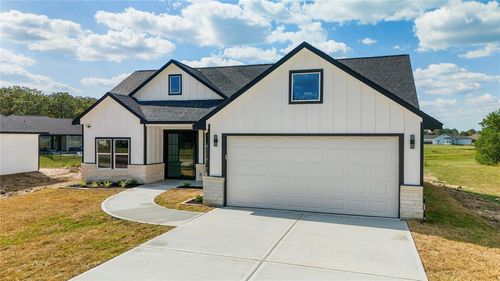 42 Meadow Lake Dr, Trinity, TX, 75862-8939 | Card Image