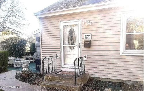 f-139 Wein Market, Freehold, NJ, 07728-5226 | Card Image