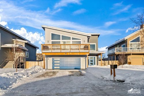 1215 Northpointe Bluff Dr, Anchorage, AK, 99501-1304 | Card Image