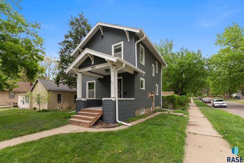1000 5th St Street, Sioux Falls, SD, 57104 | Card Image