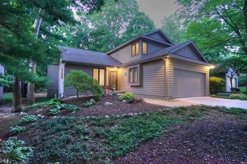 17901 Sable Ridge Dr, South Bend, IN, 46635-1035 | Card Image