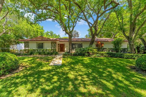 7405 Sw 164th St, Palmetto Bay, FL, 33157-3831 | Card Image