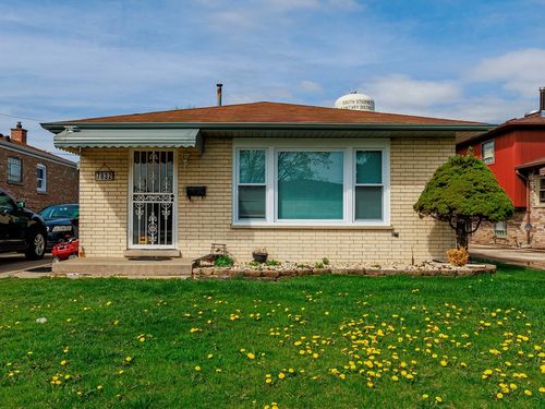 7832 Lamon Ave, Burbank, IL, 60459-1523 | Card Image