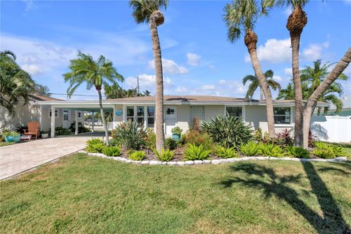 204 83rd St, HOLMES BEACH, FL, 34217-1018 | Card Image