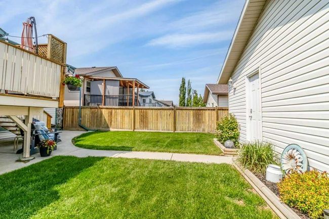 260 Deschner Close, House other with 5 bedrooms, 2 bathrooms and 2 parking in Red Deer AB | Image 10