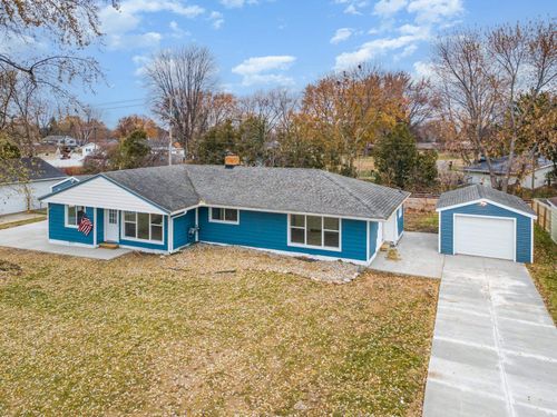 2114 Avalon Cir, Bay City, MI, 48708-7621 | Card Image