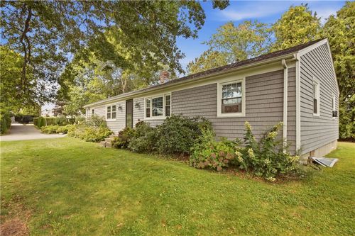 590 Turner Rd, Middletown, RI, 02842-5361 | Card Image