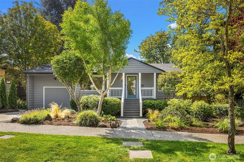 4015 Ne 60th St, Seattle, WA, 98115-7517 | Card Image