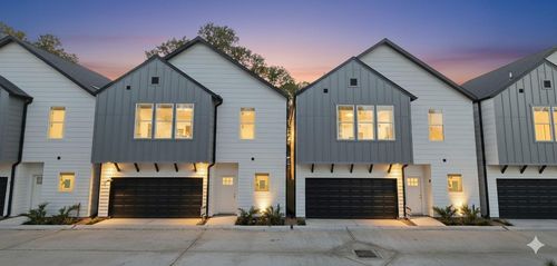 f-4922 Hoover St, Houston, TX, 77092-3521 | Card Image