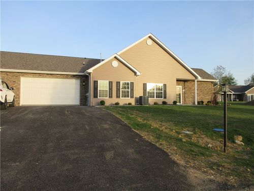 150 Clearwater Dr, Ellwood City, PA, 16117-3060 | Card Image
