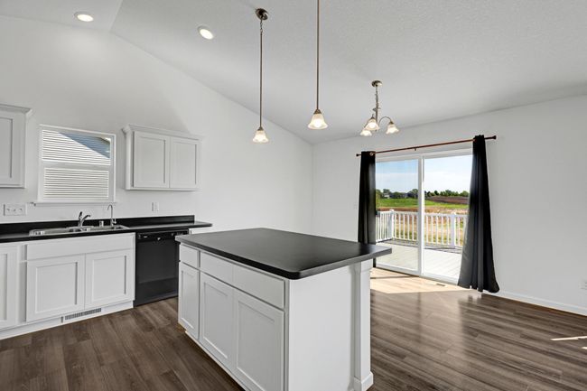 713 Deer Trl, House other with 2 bedrooms, 2 bathrooms and null parking in Montgomery MN | Image 8