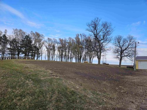 2240 Roanoake Ave, Fredericksburg, IA, 50630-9464 | Card Image