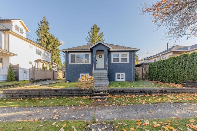 246 Osborne Avenue, House other with 6 bedrooms, 2 bathrooms and 4 parking in New Westminster BC | Image 1