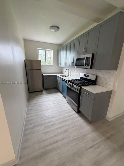 2-1120 Marseille Dr, Miami Beach, FL, 33141-2841 | Card Image