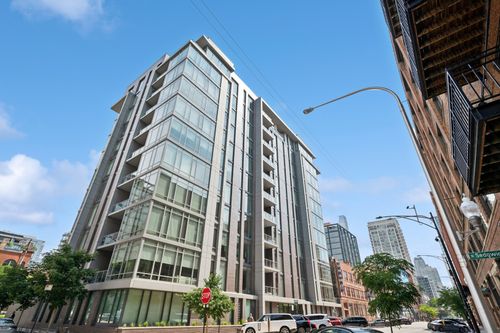 apt-3a-360 W Erie St, Chicago, IL, 60654-5817 | Card Image