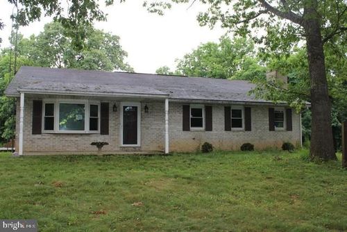 63 Carpenter Ln, NEWBURG, PA, 17240-9219 | Card Image