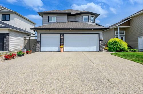 7041 85 St, Grande Prairie, AB, T8X0J3 | Card Image
