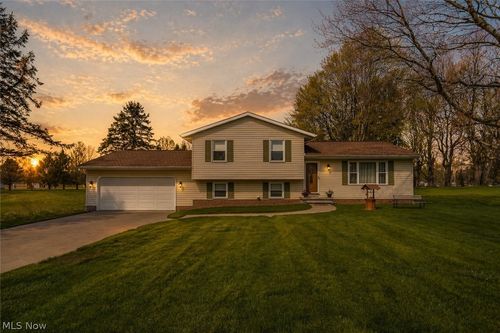 5029 Broadway Avenue Ne, Louisville, OH, 44641 | Card Image
