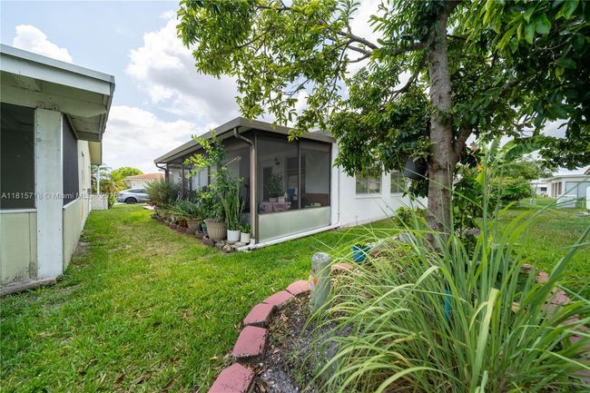 5803 Nw 85 Th Ter, House other with 2 bedrooms, 2 bathrooms and null parking in Tamarac FL | Image 34