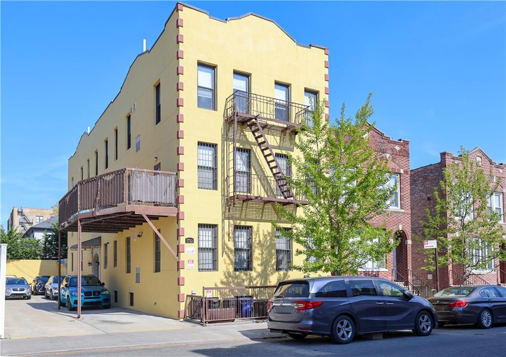 4th St, Brooklyn, NY 11223