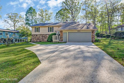 203 Snead Dr, Crossville, TN, 38558-7707 | Card Image