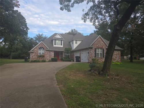906 N 14th St, Henryetta, OK, 74437-2414 | Card Image