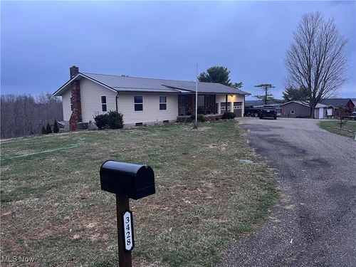 3428 E Hooppole Ridge Rd Ne, Mcconnelsville, OH, 43756-9615 | Card Image