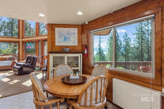 947 Thompson Dr, House other with 3 bedrooms, 4 bathrooms and 3 parking in Cascade ID | Image 8