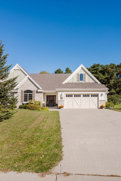 816 Whitetail Ln, Detroit Lakes, MN, 56501-4836 | Card Image