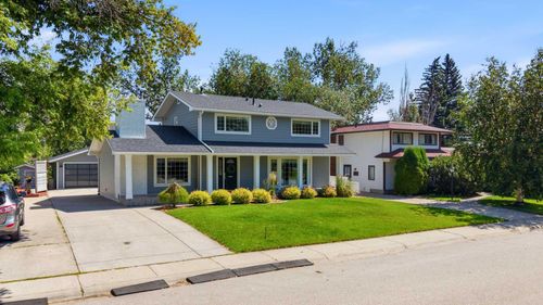 20 Mapleglade Close Se, Calgary, AB, T2J2G9 | Card Image