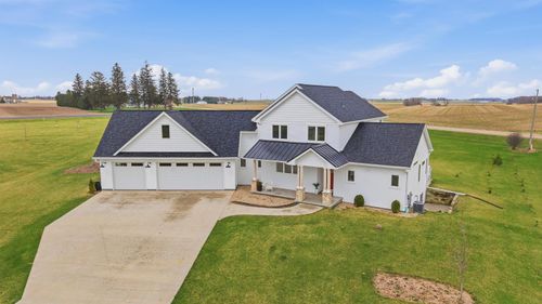 N6329 Tradewinds Cir, Beaver Dam, WI, 53916-8942 | Card Image