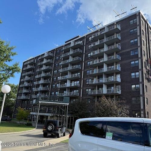 7f-1100 Clove Rd, Staten Island, NY, 10301-3648 | Card Image