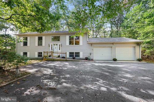 32 Crestwood Dr, ELKTON, MD, 21921-7442 | Card Image