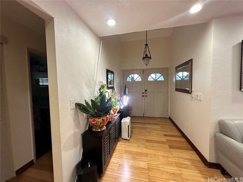 94-1010 Eleu Street, Waipahu, HI, 96797 | Card Image