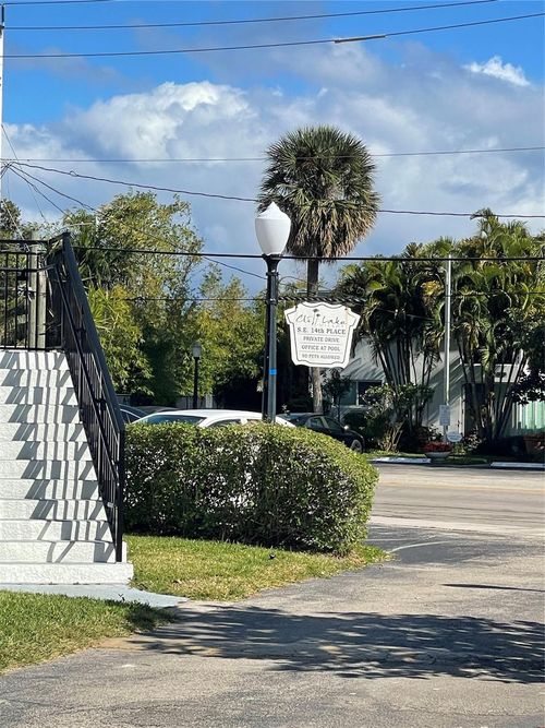 21d-1125 Se 14th Pl, Fort Lauderdale, FL, 33316-2173 | Card Image