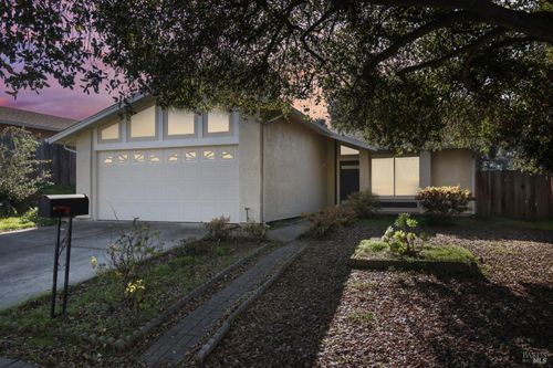 109 Birch St, Vallejo, CA, 94589-2319 | Card Image