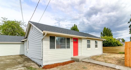 1511 S Sprague Ave, Tacoma, WA, 98405-2929 | Card Image